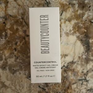 *BRAND NEW IN BOX* Beautycounter Matte cream